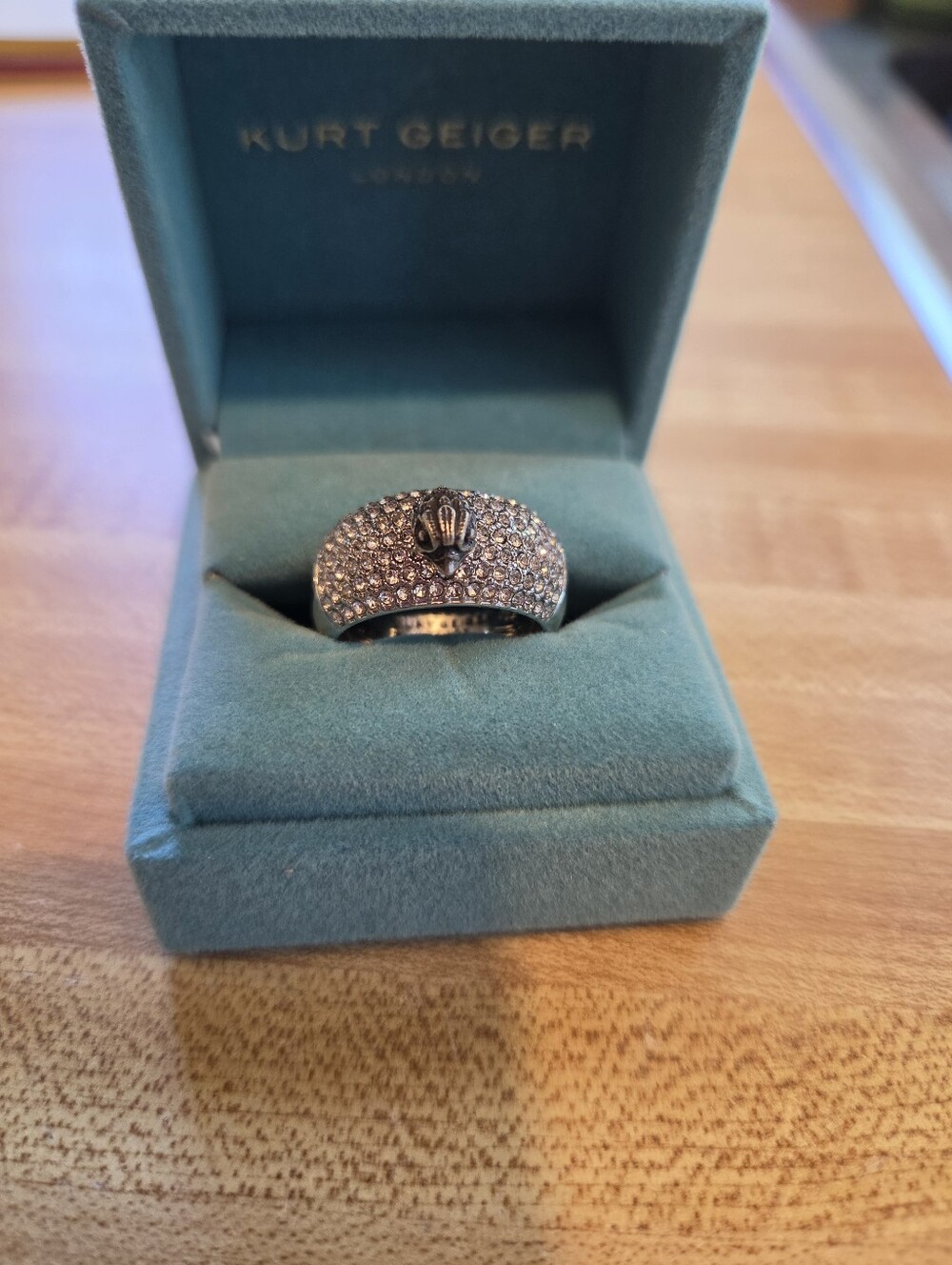 Kurt Geiger NWT STUNNING Silver Statement Ring Size M/L W/Box - Picture 1 of 6